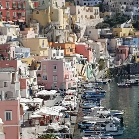 Apartment Casa Vittorio A Levante Procida